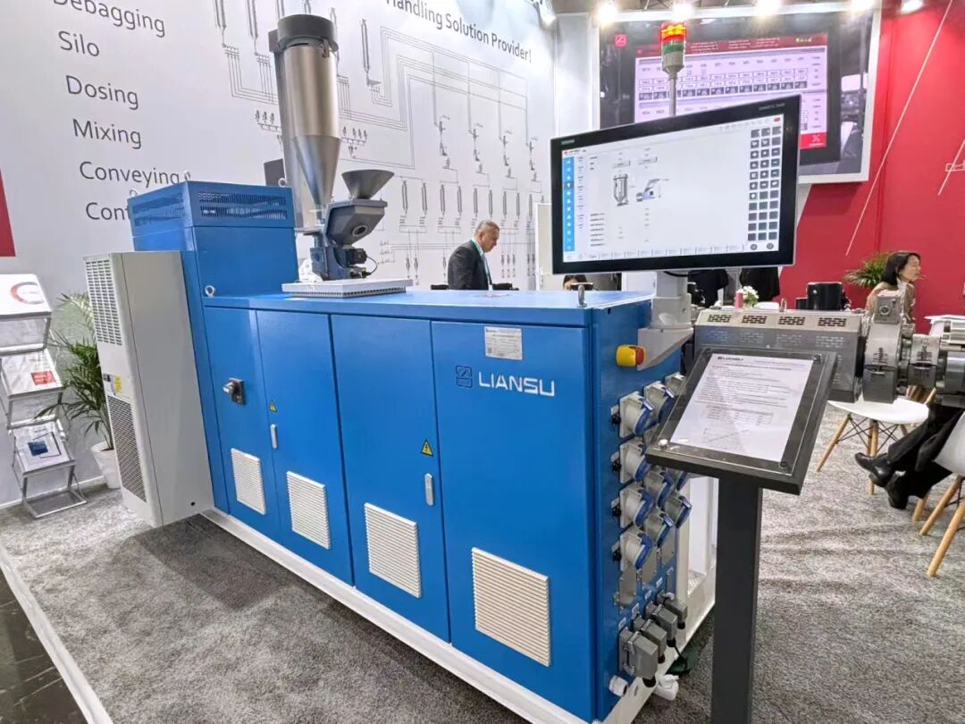 Single Screw Extruder for HDPEPPR Pipe.jpg